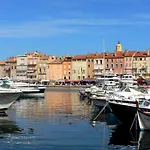 Schicke Und Moderne Maisonnette Im Stadtzentrum By Interhome Сasa de vacaciones Saint-Tropez