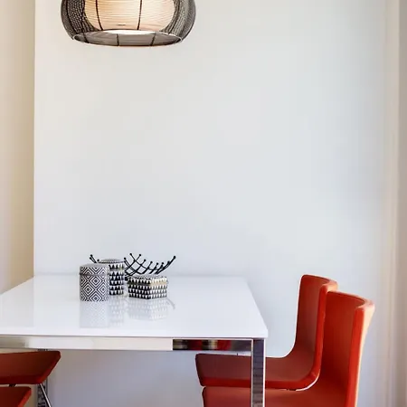 Schicke Und Moderne Maisonnette Im Stadtzentrum By Interhome Hébergement de vacances Saint-Tropez