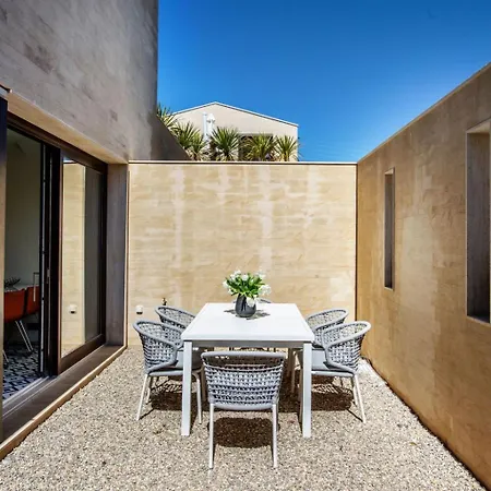 Hébergement de vacances Schicke Und Moderne Maisonnette Im Stadtzentrum By Interhome Saint-Tropez